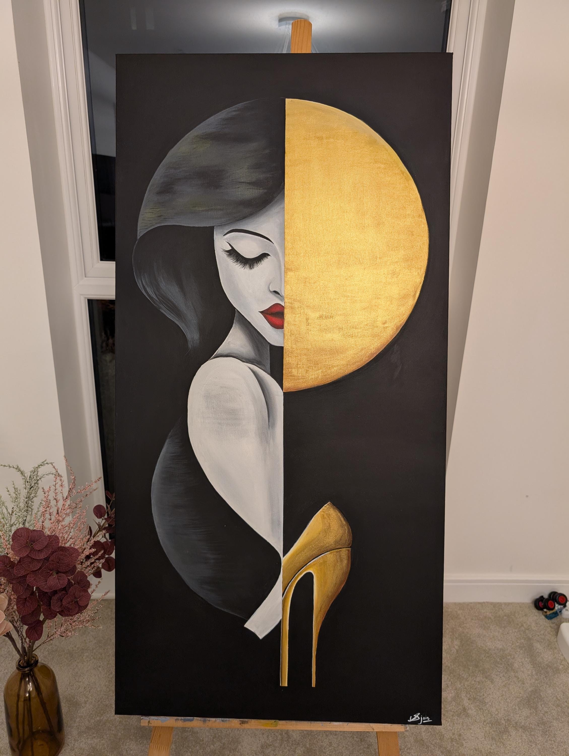 Chic Silhouette Art with Gold Accent  6